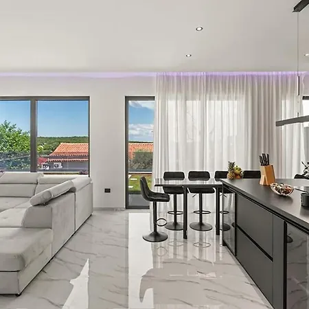 3 Bedroom Gorgeous In בית נופש *