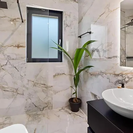 3 Bedroom Gorgeous In *