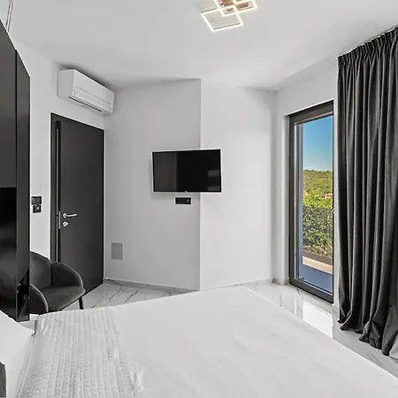 3 Bedroom Gorgeous In * Sorici