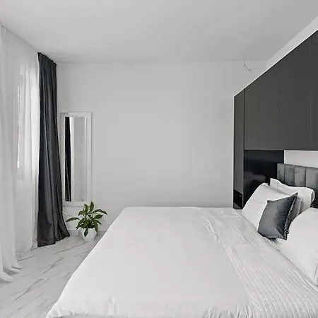 3 Bedroom Gorgeous In Holiday home Sorici