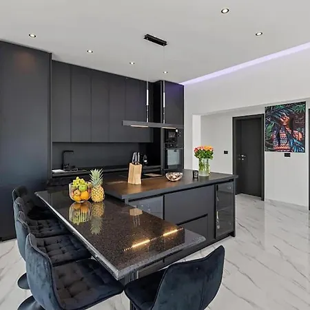 3 Bedroom Gorgeous In * Sorici