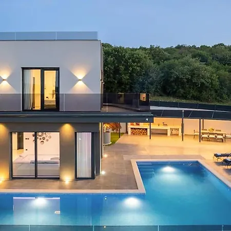 度假居 3 Bedroom Gorgeous In Sorici