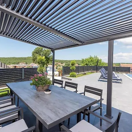 度假居 3 Bedroom Gorgeous In Sorici