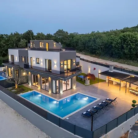 3 Bedroom Gorgeous In *