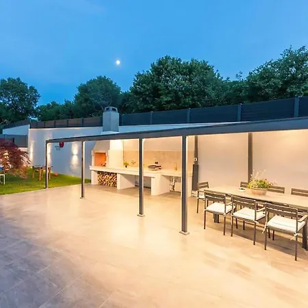 3 Bedroom Gorgeous In * Sorici